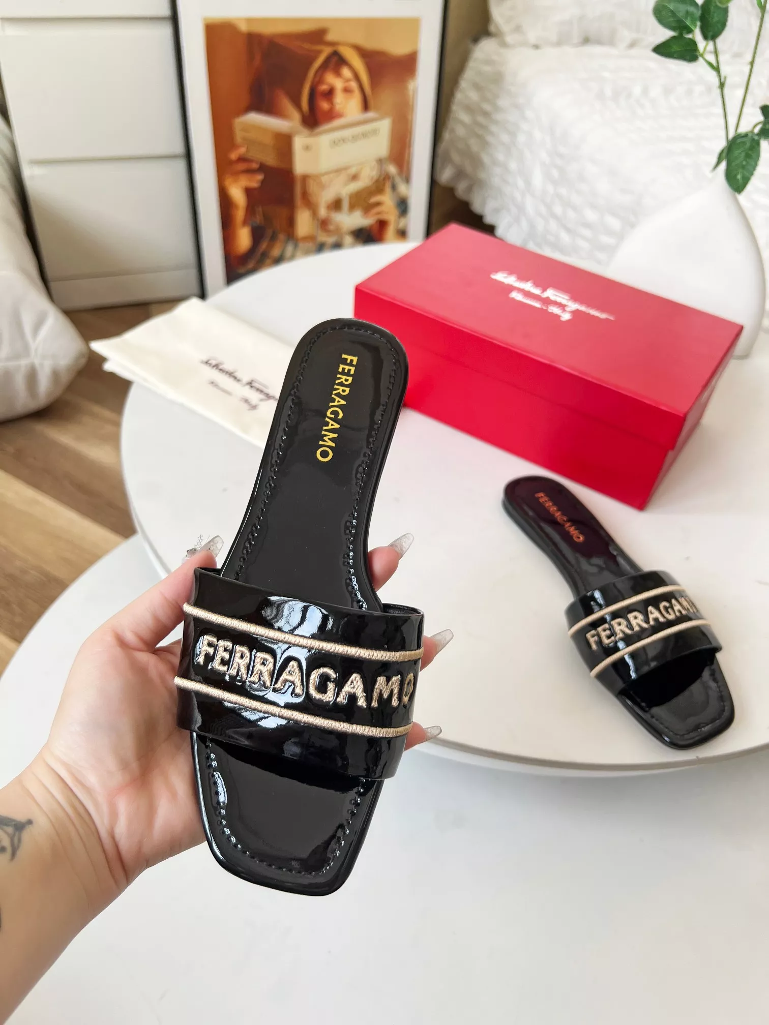 Versatile 5560 Salvatore Ferragamo Slippers For Women