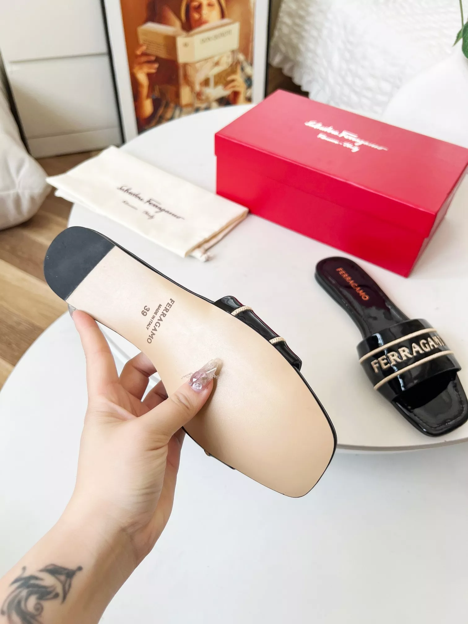 Versatile 5560 Salvatore Ferragamo Slippers For Women