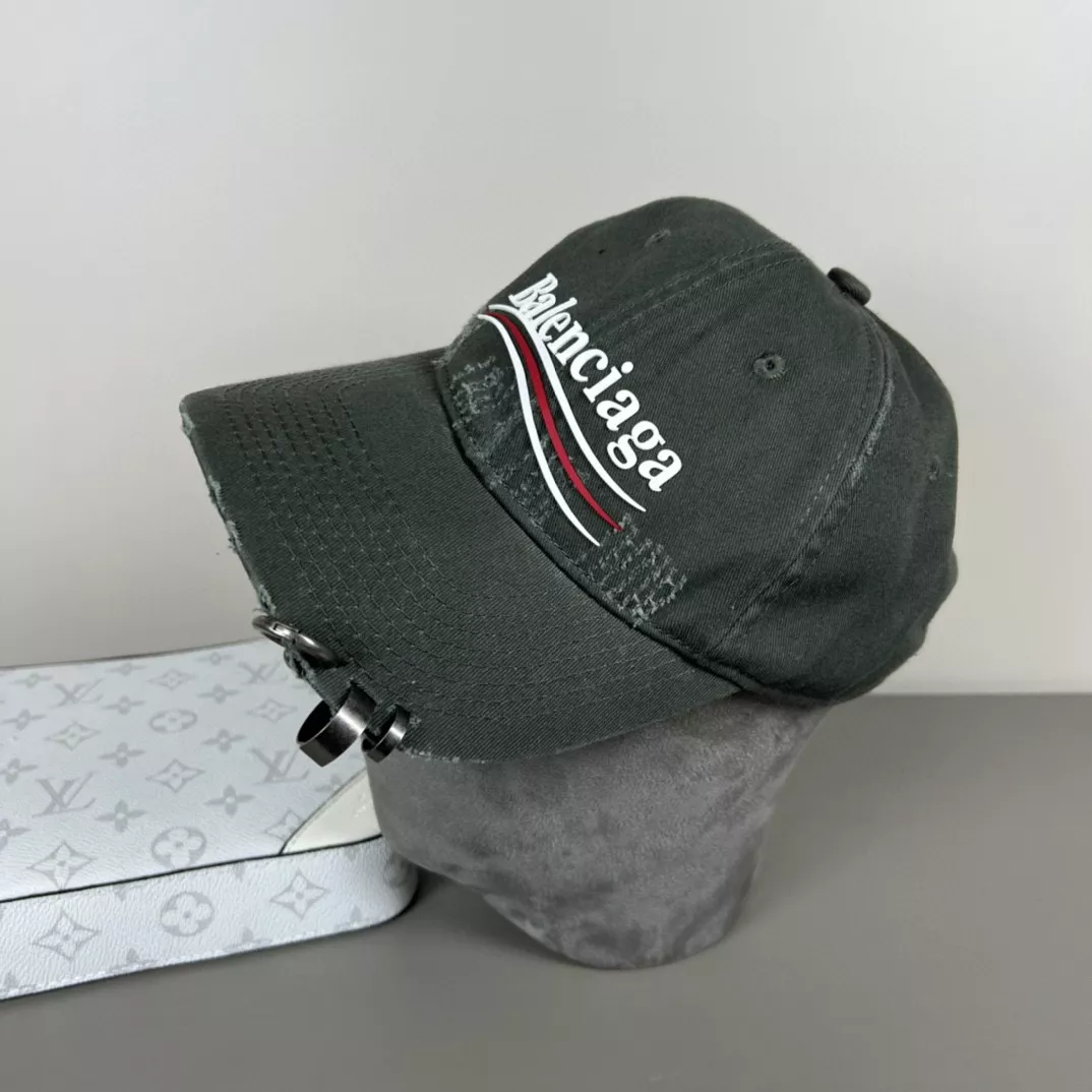 Versatile 5689 Balenciaga Caps