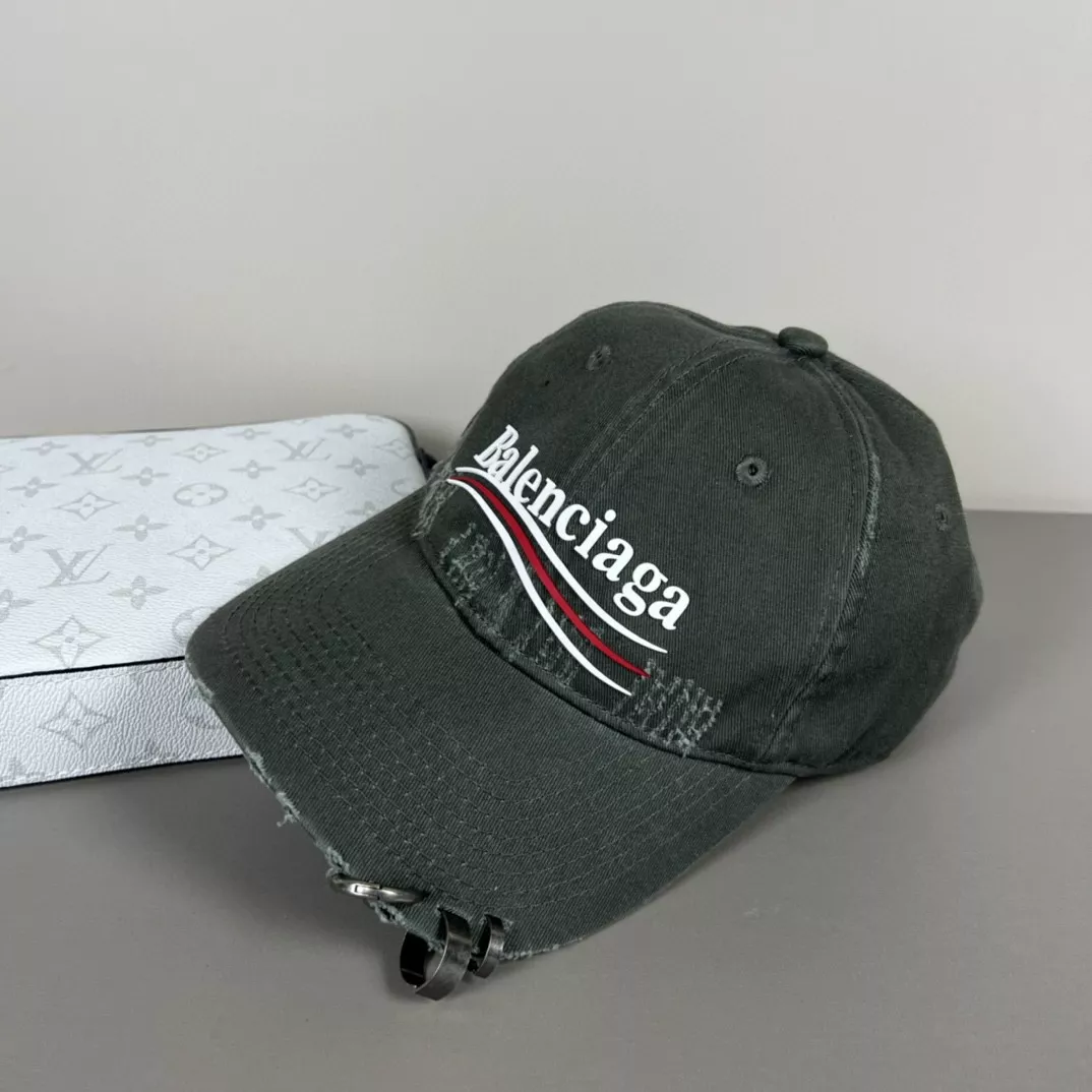 Versatile 5689 Balenciaga Caps