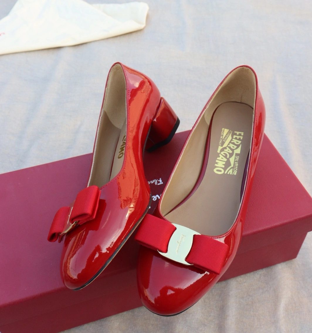 Versatile 572 Salvatore Ferragamo Flat Shoes For Women