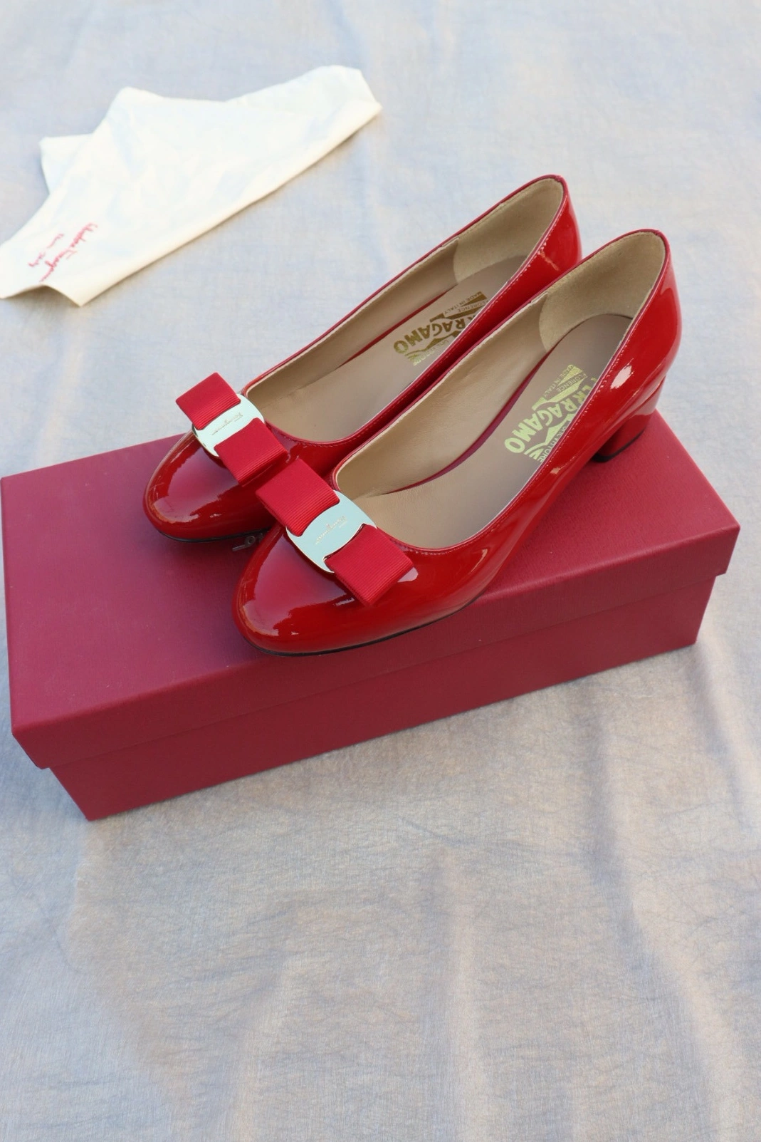 Versatile 572 Salvatore Ferragamo Flat Shoes For Women