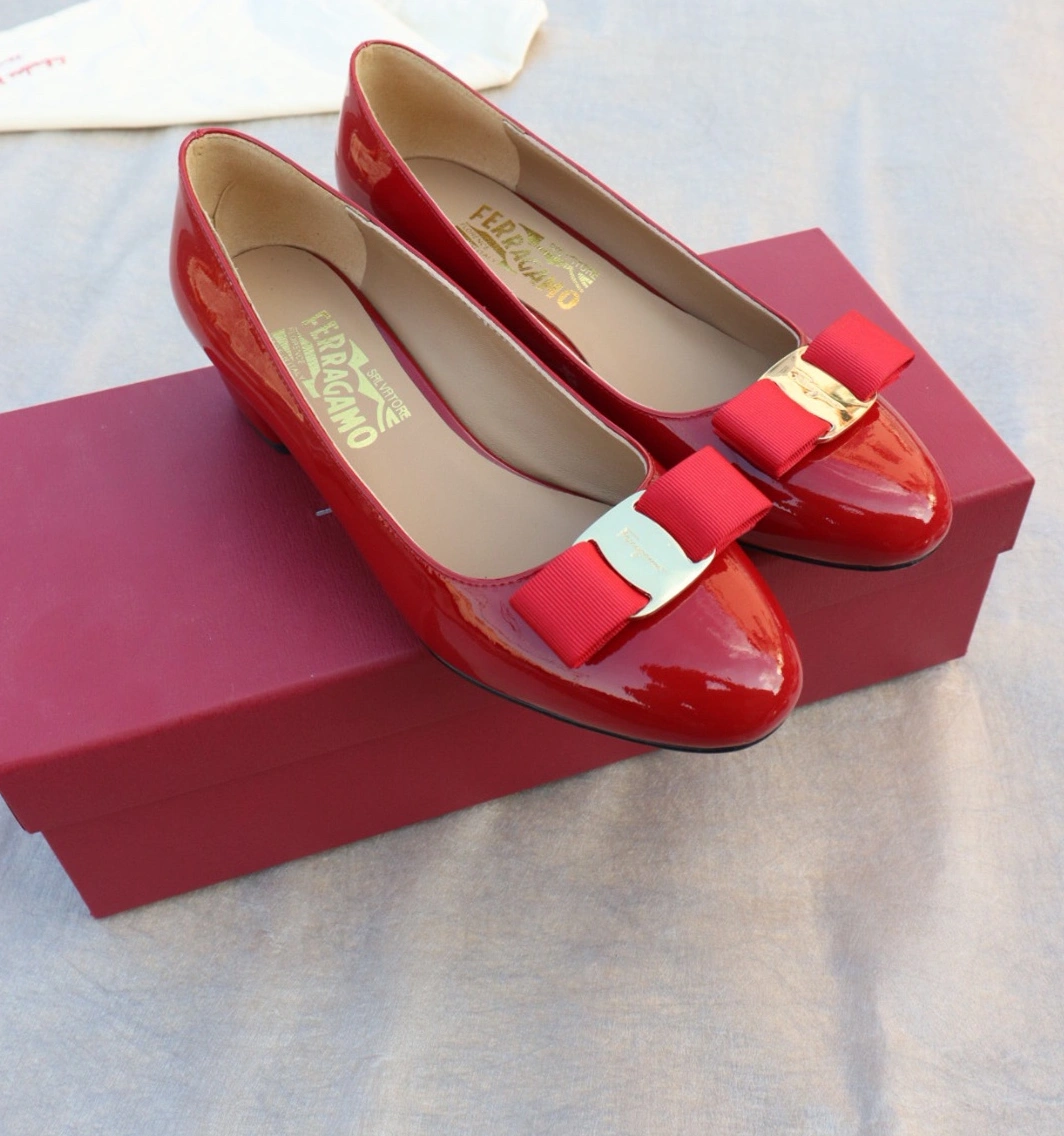 Versatile 572 Salvatore Ferragamo Flat Shoes For Women