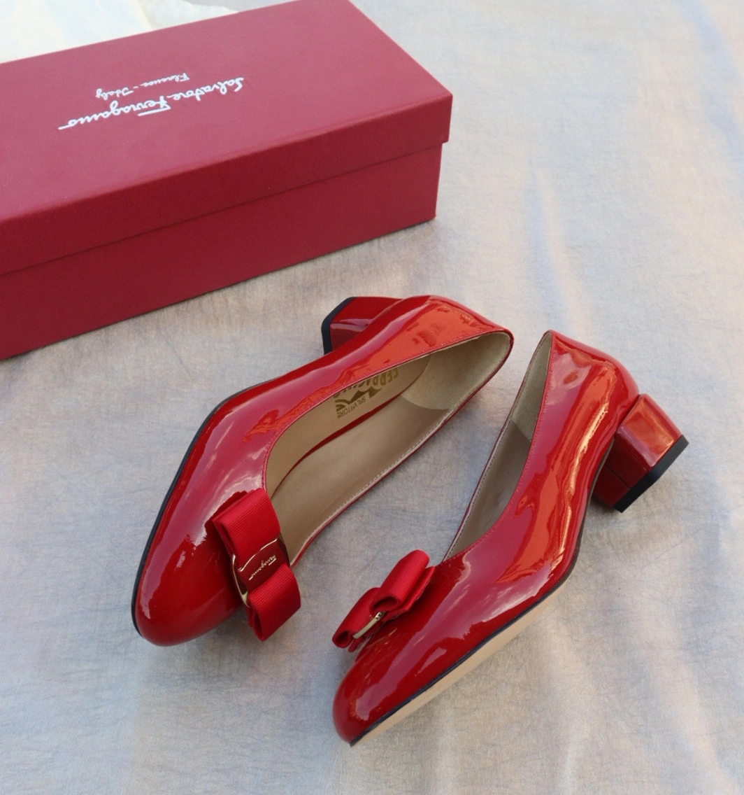 Versatile 572 Salvatore Ferragamo Flat Shoes For Women