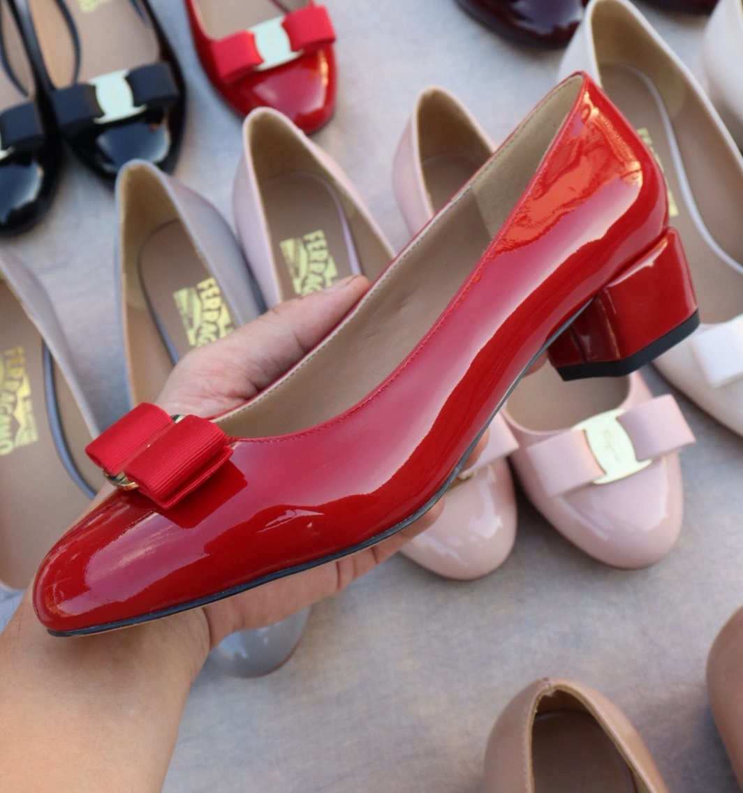 Versatile 572 Salvatore Ferragamo Flat Shoes For Women
