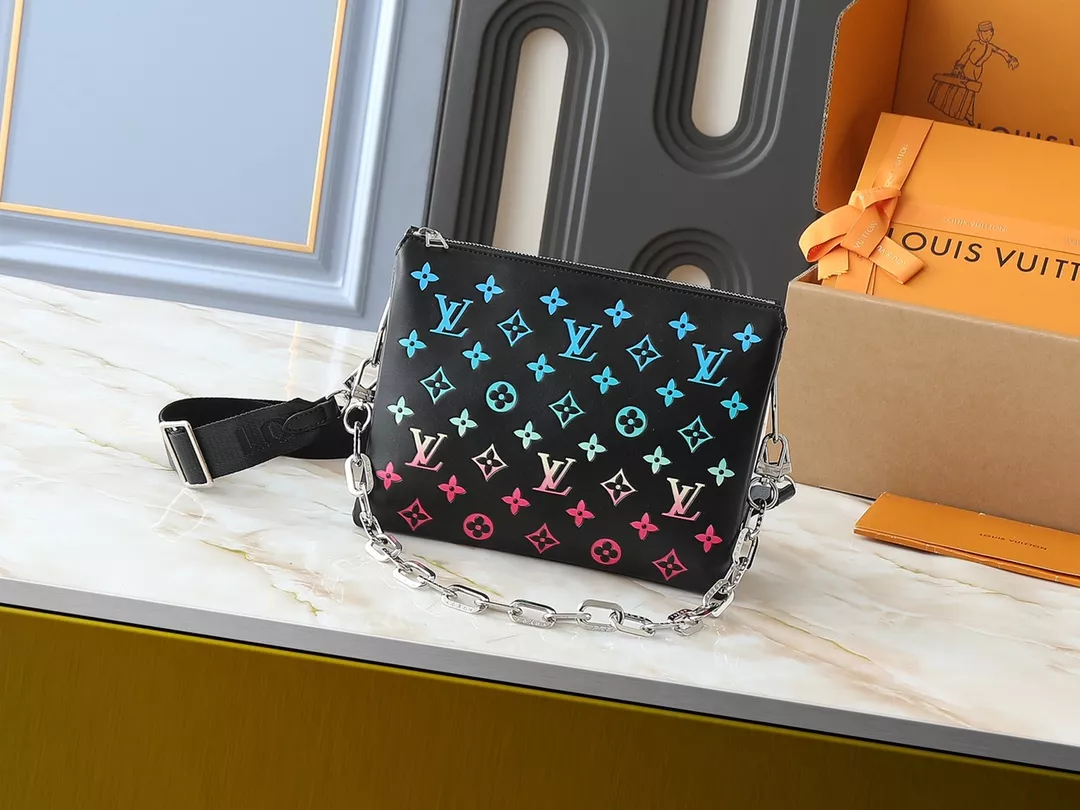 Versatile 5764 Louis Vuitton Messenger Bags For Women
