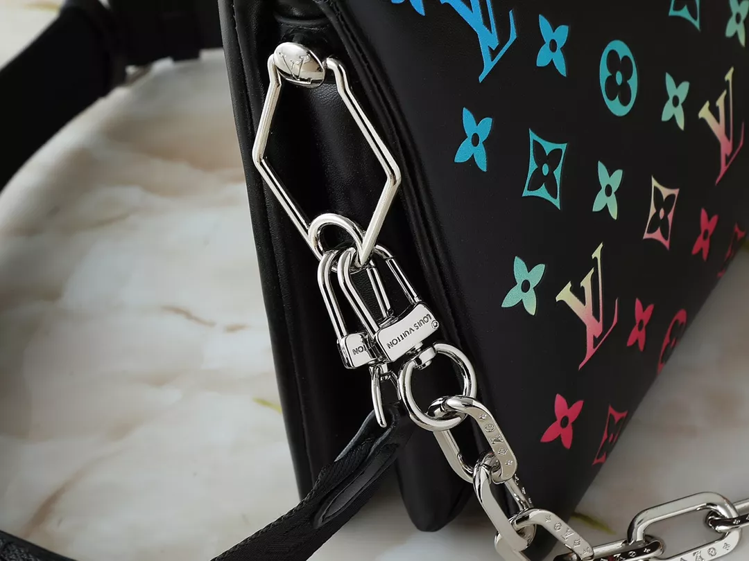 Versatile 5764 Louis Vuitton Messenger Bags For Women