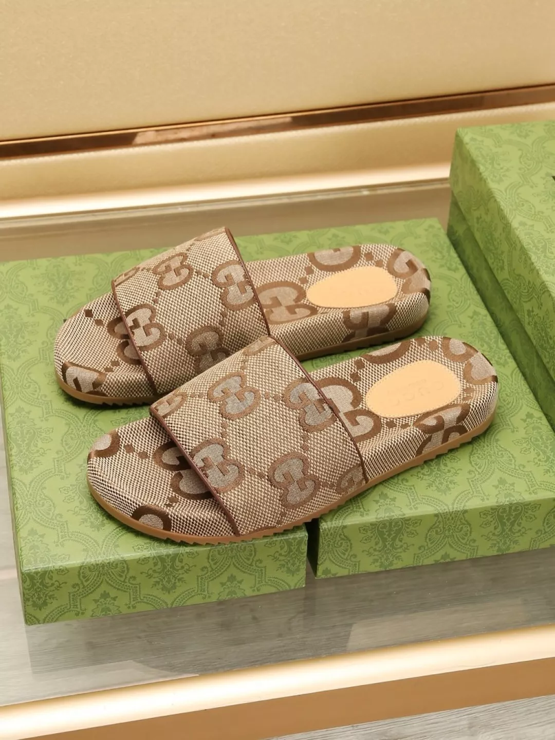 Versatile 5869 Gucci Slippers For Men