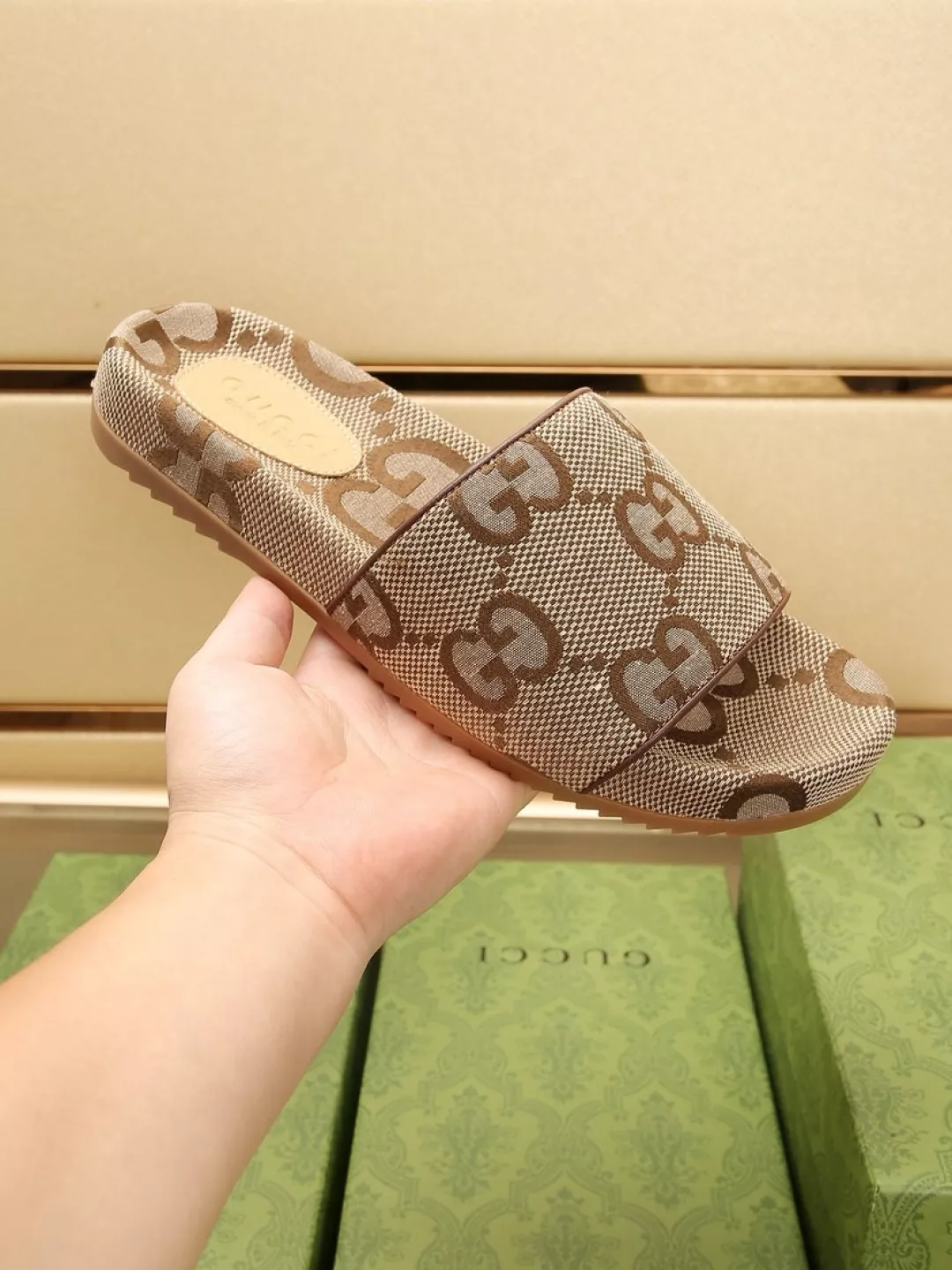 Versatile 5869 Gucci Slippers For Men