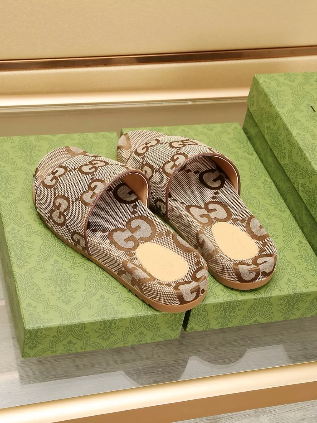 Versatile 5869 Gucci Slippers For Men