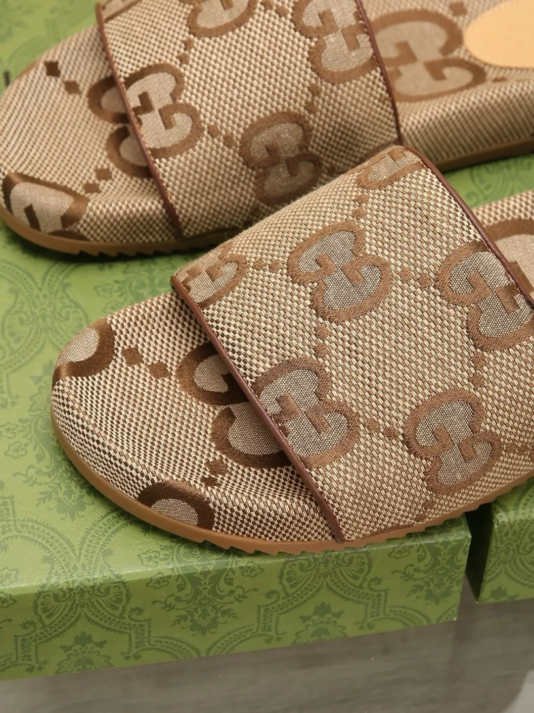 Versatile 5869 Gucci Slippers For Men