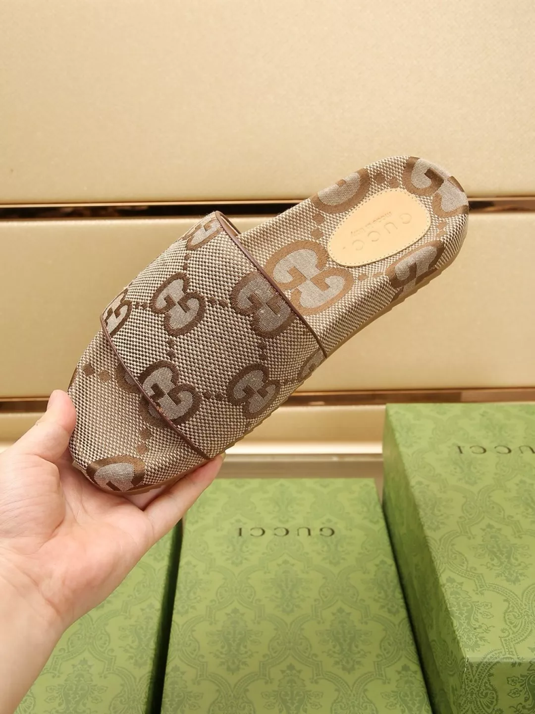 Versatile 5869 Gucci Slippers For Men