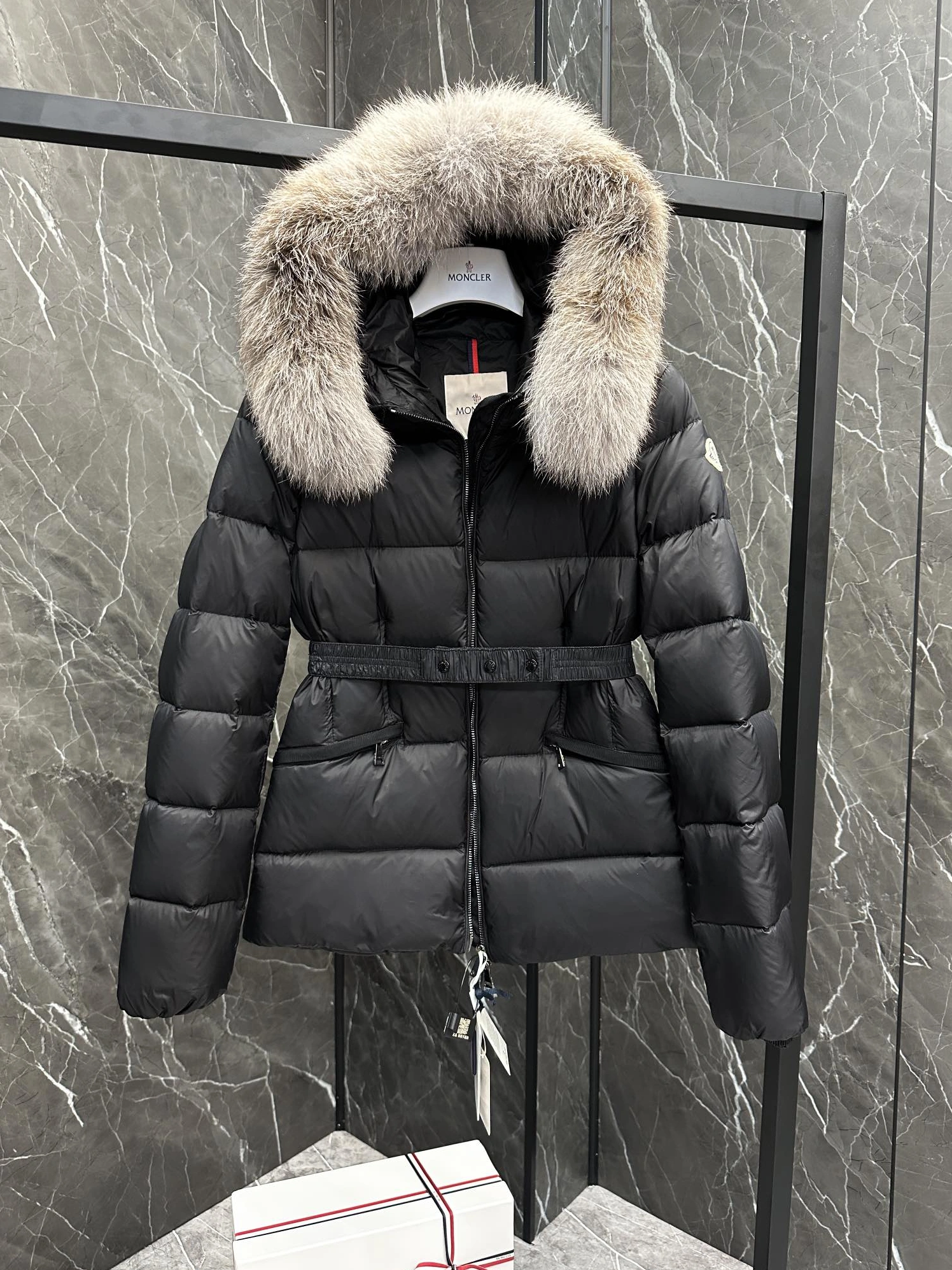 Versatile 5899 Moncler Down Feather Coat Long Sleeved For Women