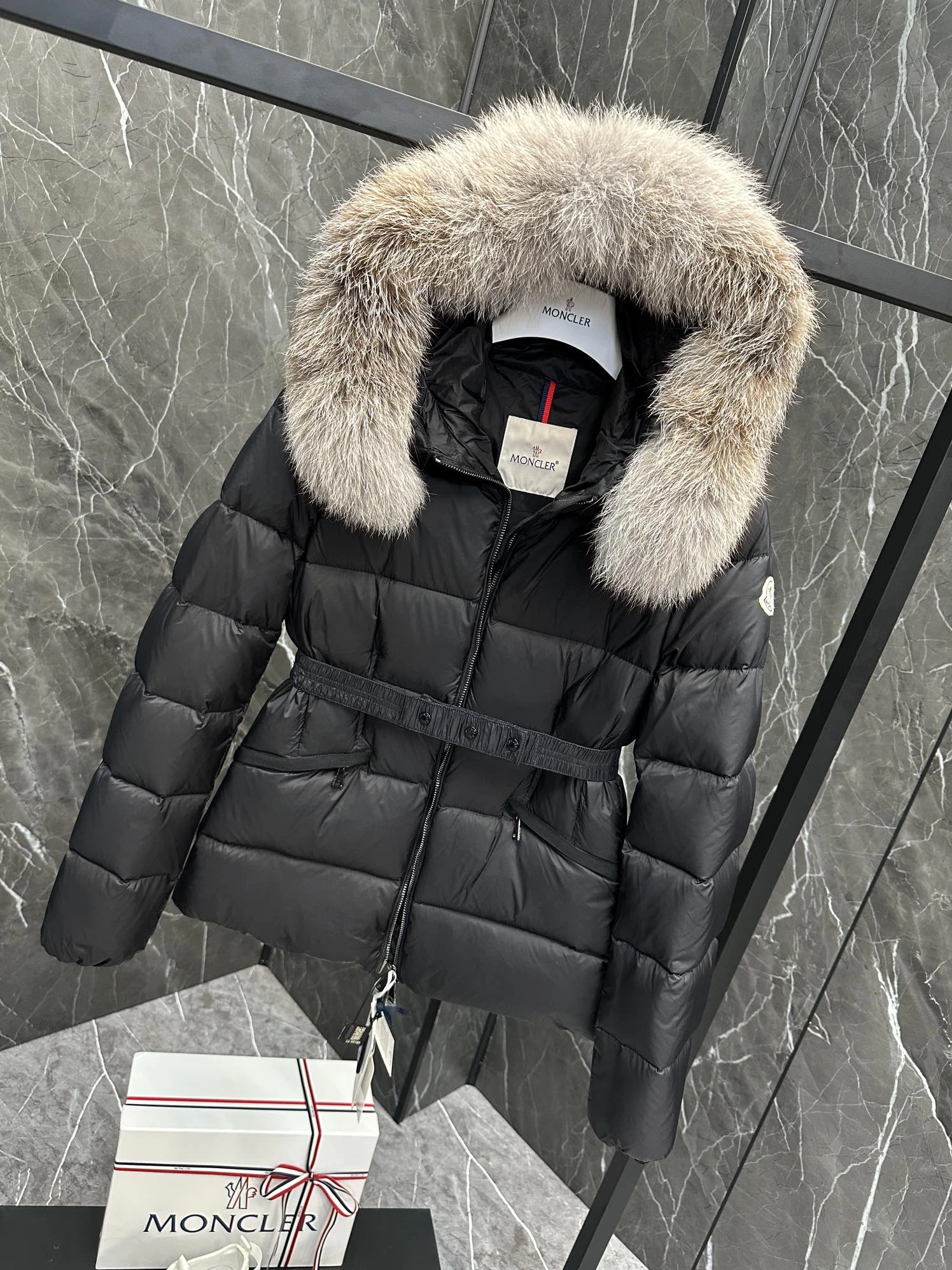 Versatile 5899 Moncler Down Feather Coat Long Sleeved For Women