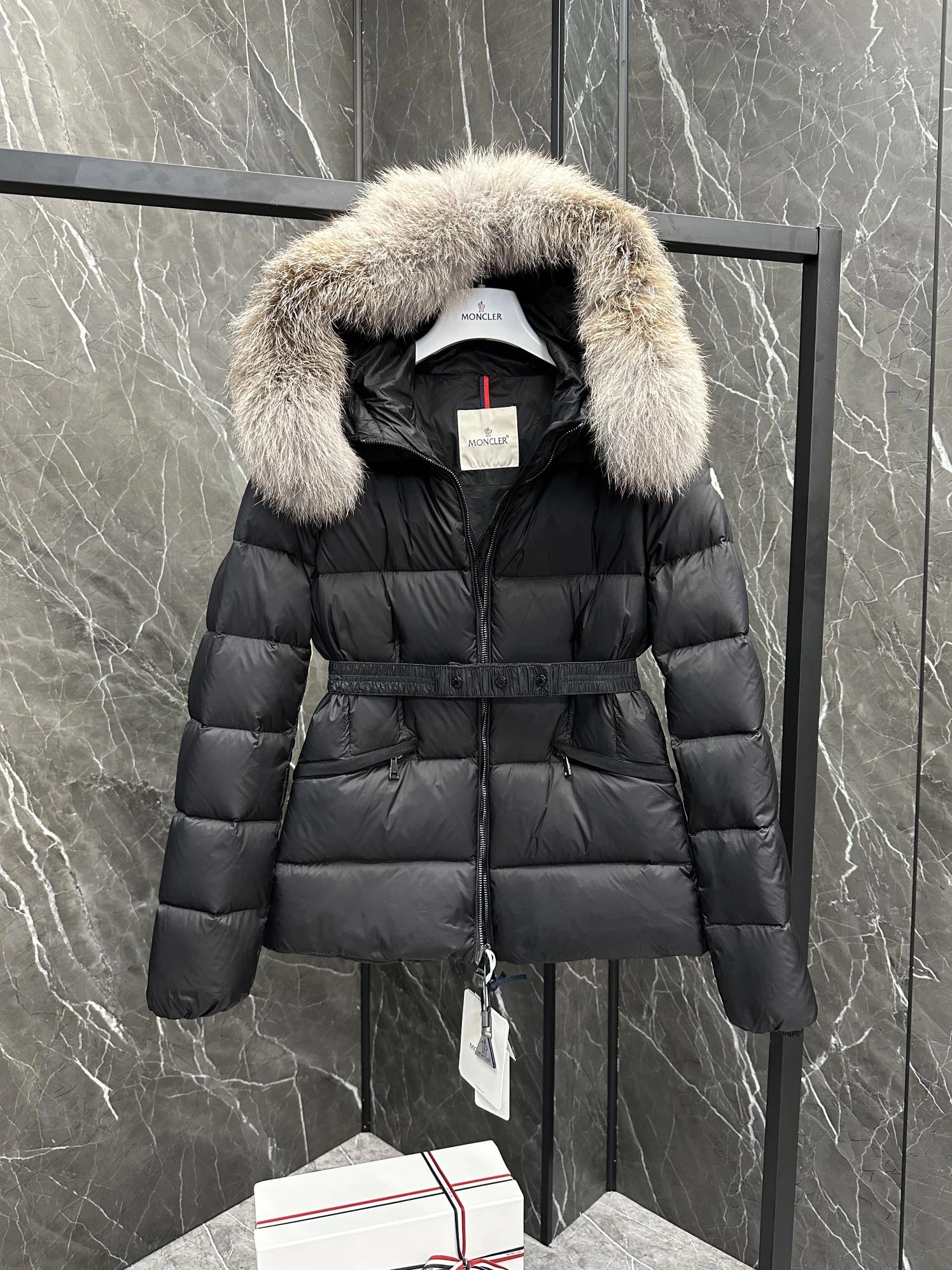 Versatile 5899 Moncler Down Feather Coat Long Sleeved For Women