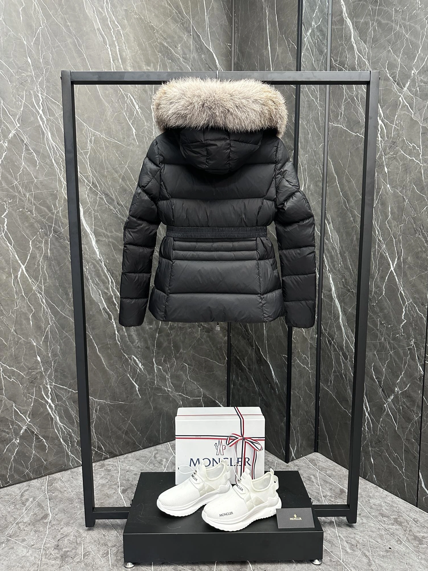 Versatile 5899 Moncler Down Feather Coat Long Sleeved For Women
