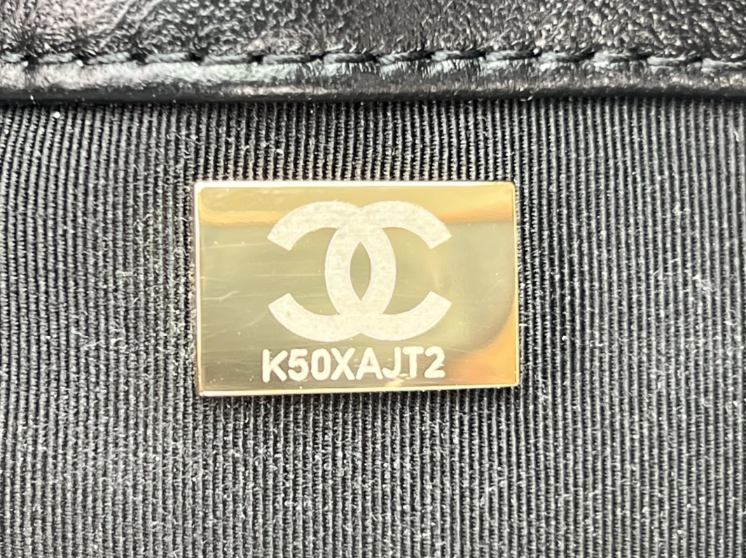 Versatile 5995 Chanel AAA Quality Messenger Bags For Women