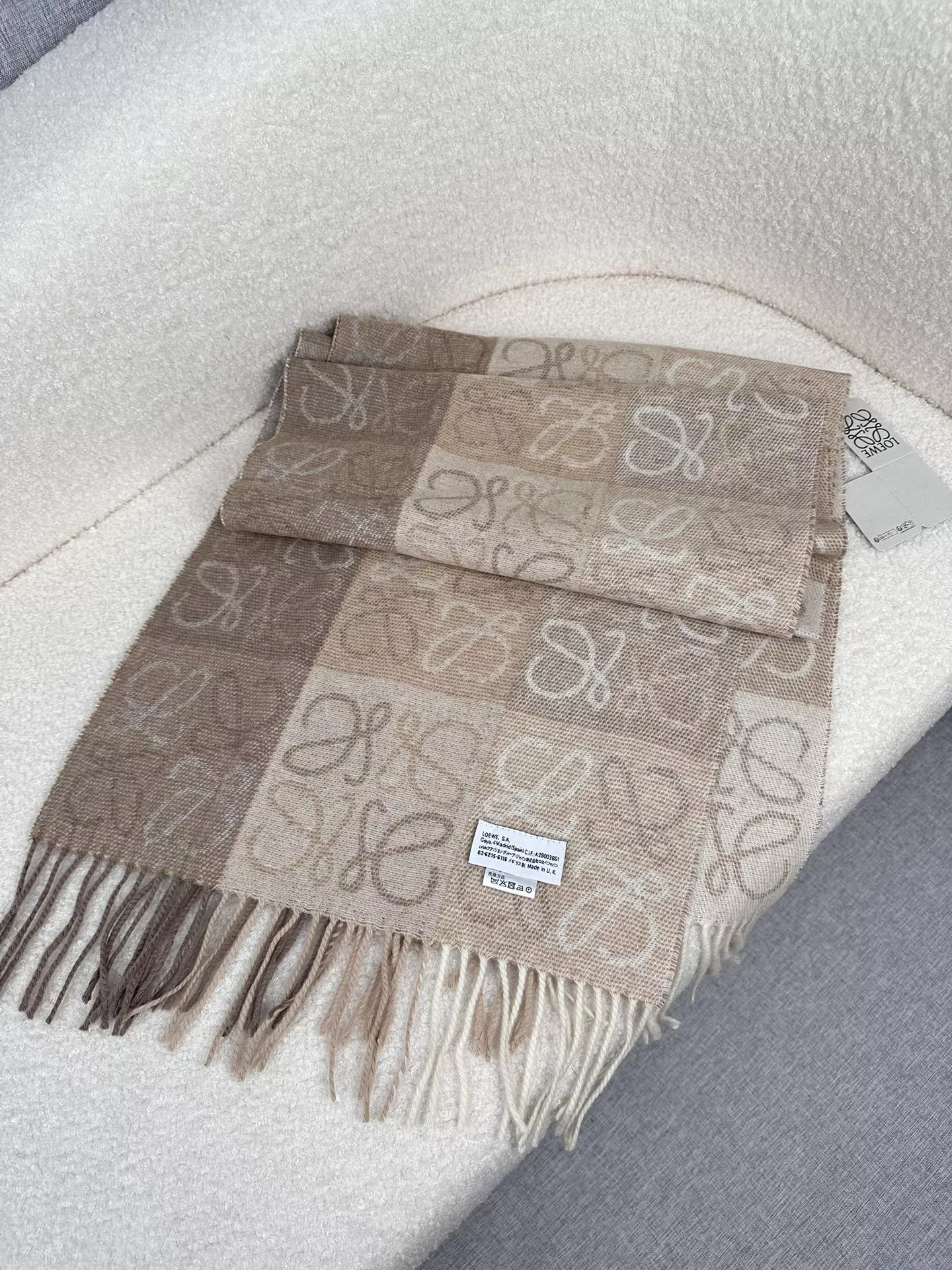 Versatile 6056 LOEWE Scarf For Women