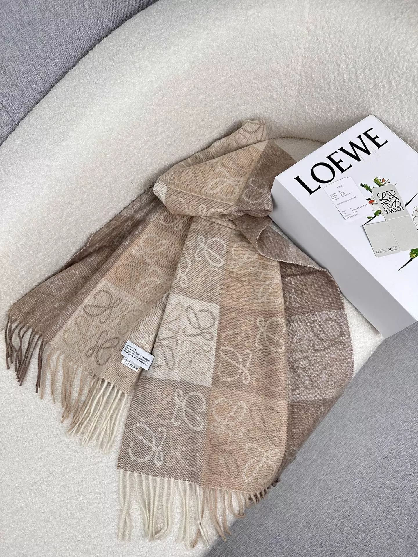 Versatile 6056 LOEWE Scarf For Women