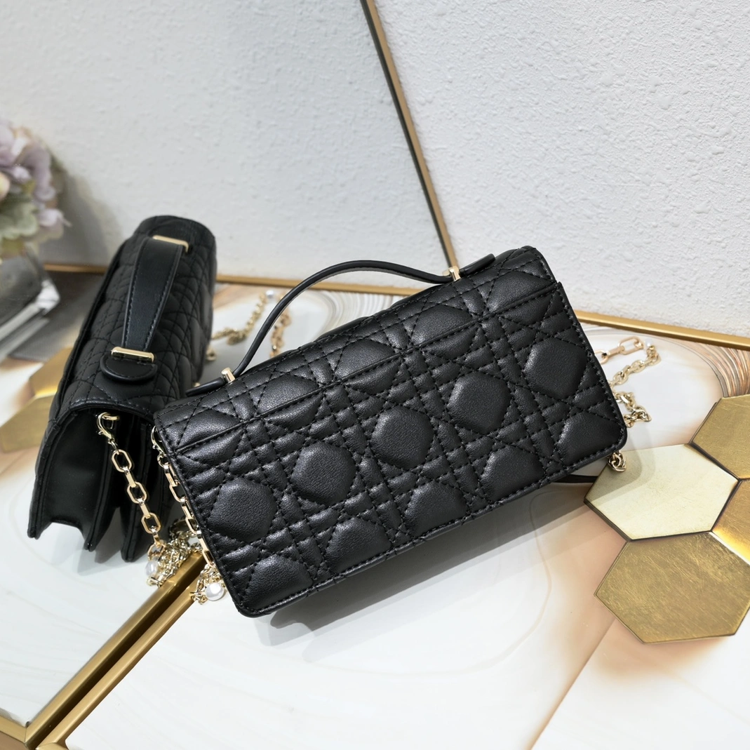 Versatile 6139 Christian Dior AAA Quality Messenger Bags For Women