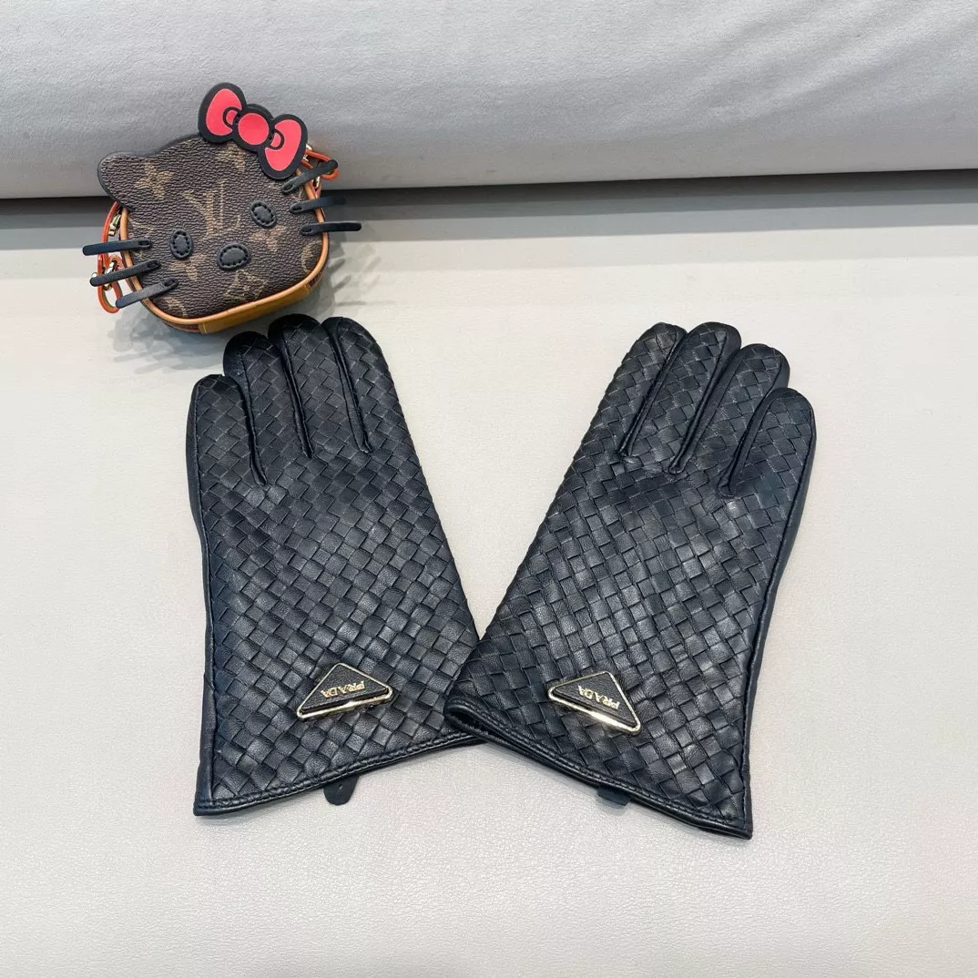 Versatile 6286 Prada Gloves For Men
