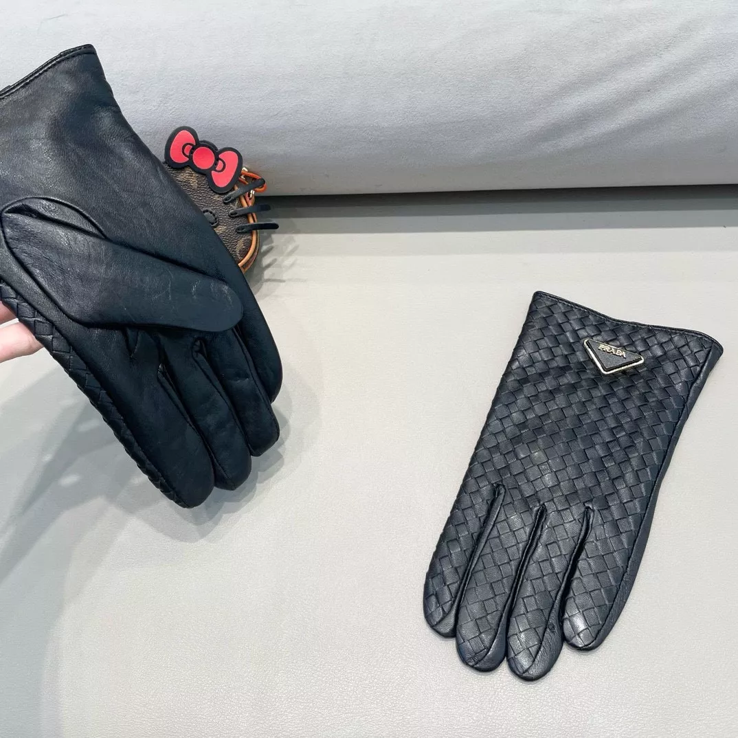 Versatile 6286 Prada Gloves For Men
