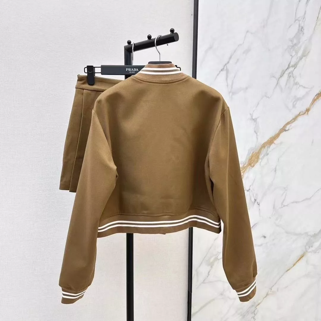 Versatile 6340 Prada Tracksuits Long Sleeved For Women