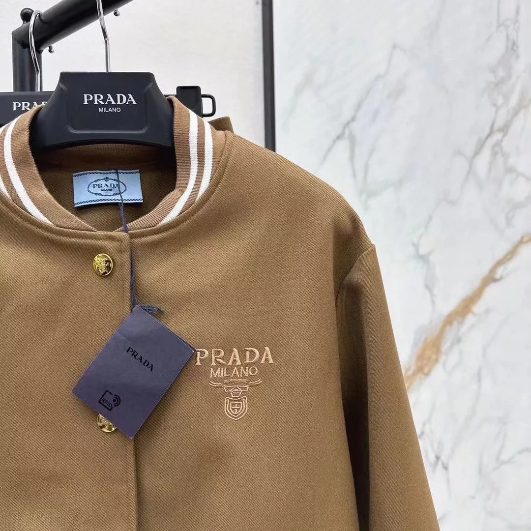 Versatile 6340 Prada Tracksuits Long Sleeved For Women