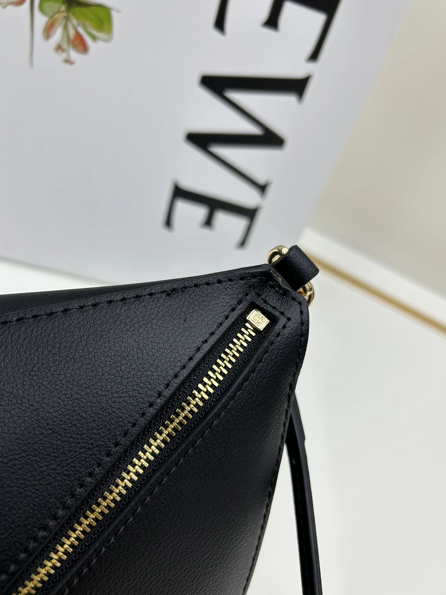 Versatile 6361 LOEWE AAA Quality Messenger Bags