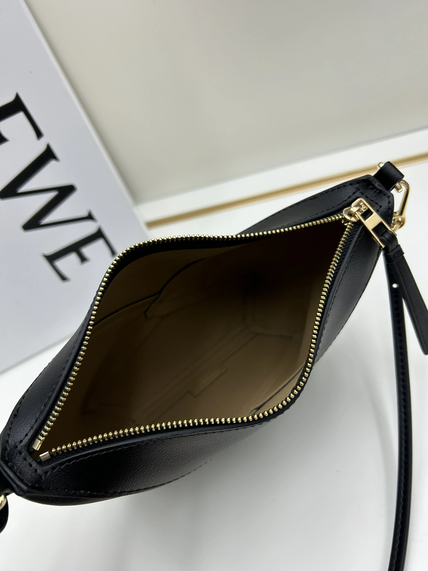 Versatile 6361 LOEWE AAA Quality Messenger Bags