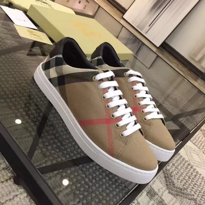 Versatile 6387 Burberry Casual Shoes For Men