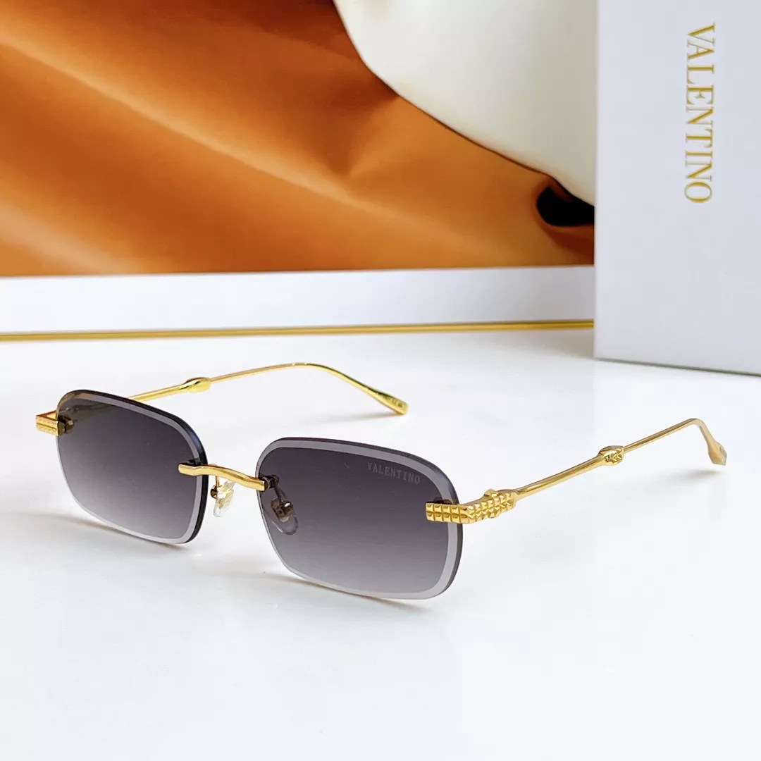Versatile 6493 Valentino AAA Quality Sunglasses