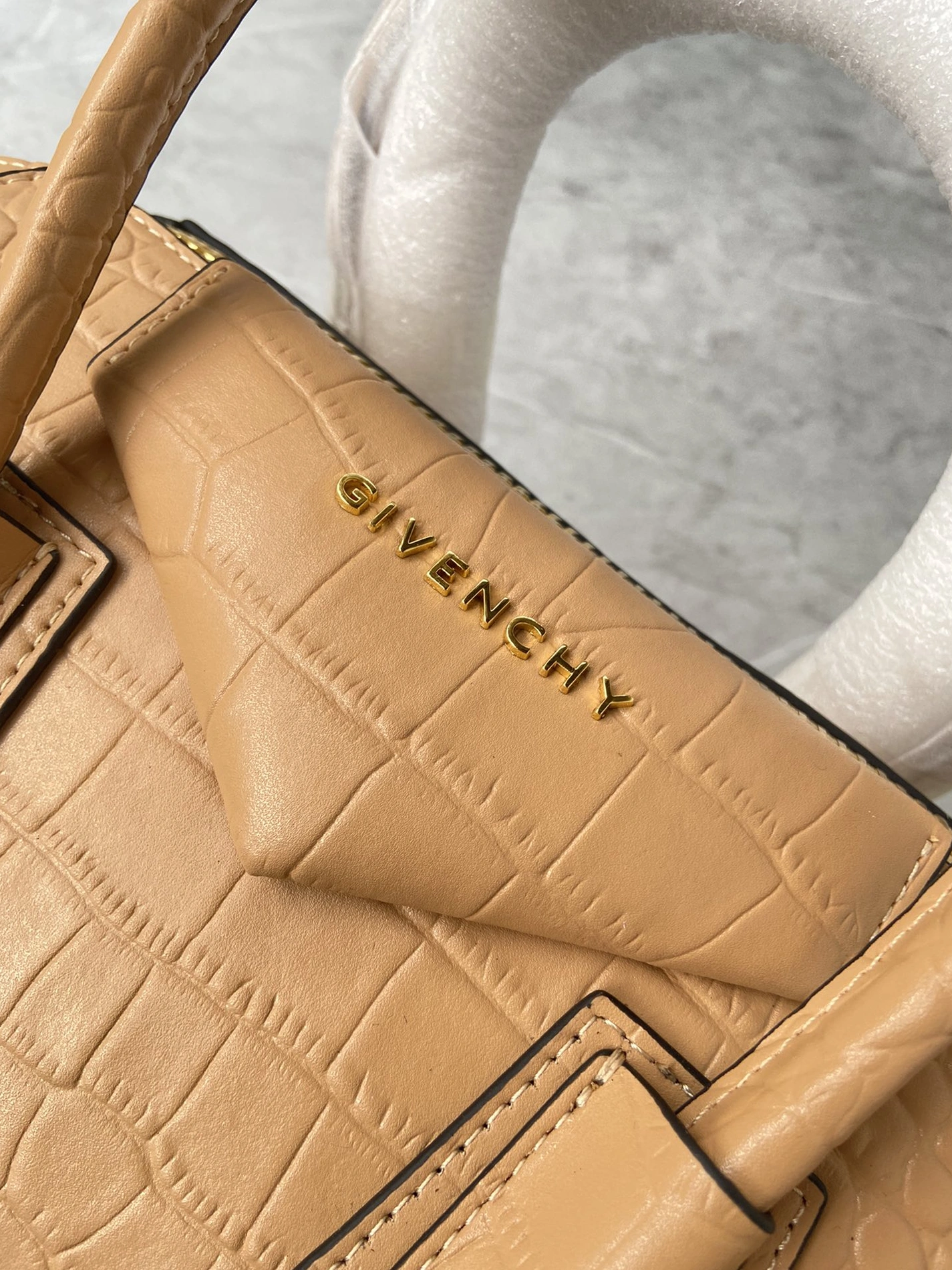 Versatile 6627 Givenchy AAA Quality Handbags For Women