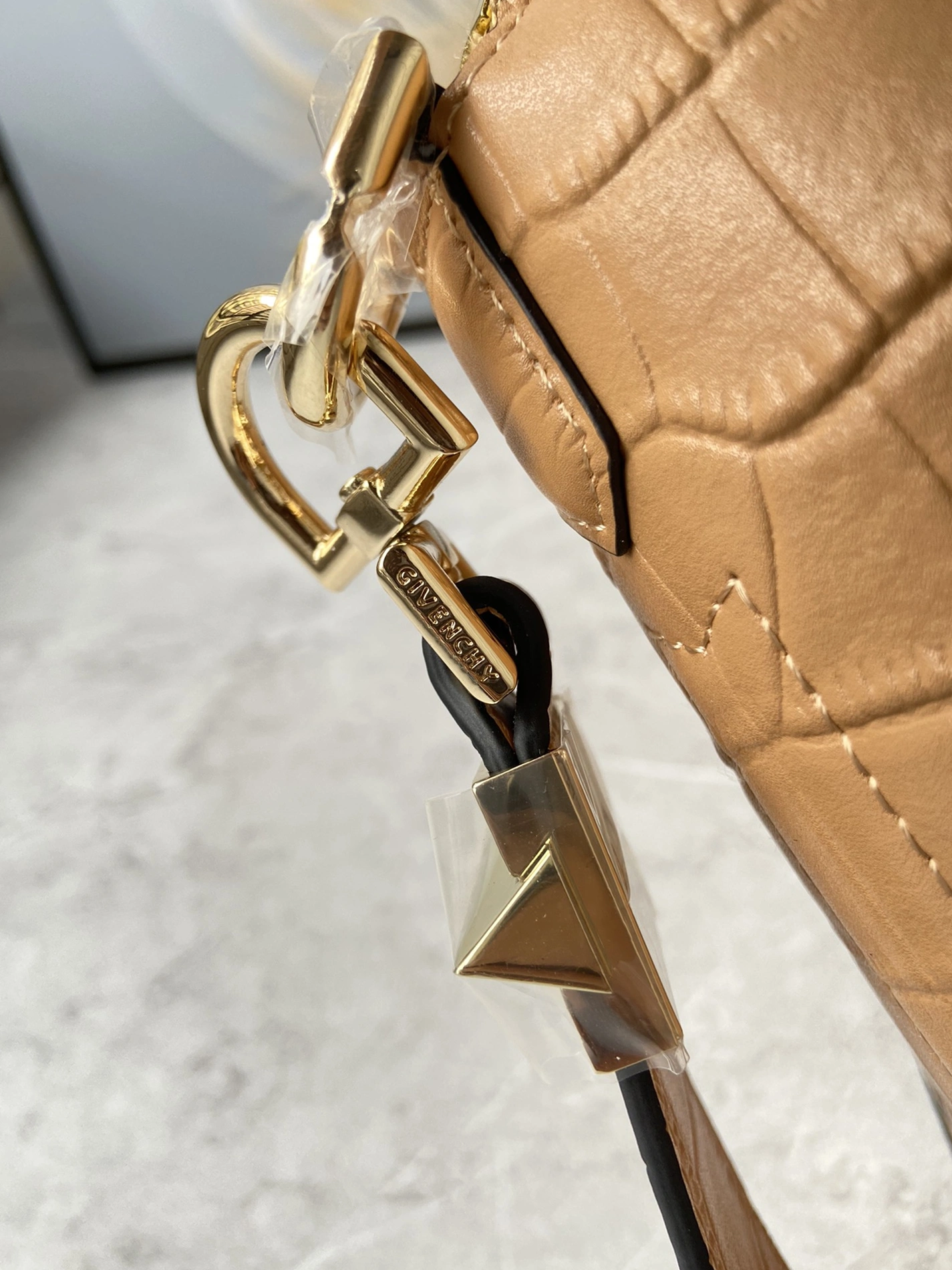 Versatile 6627 Givenchy AAA Quality Handbags For Women