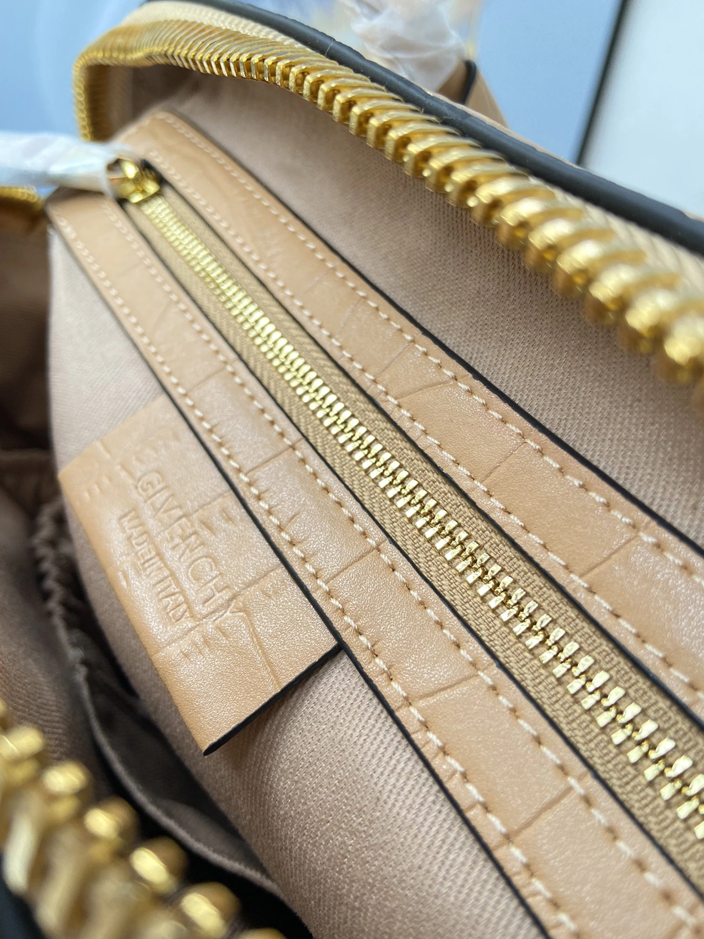 Versatile 6627 Givenchy AAA Quality Handbags For Women