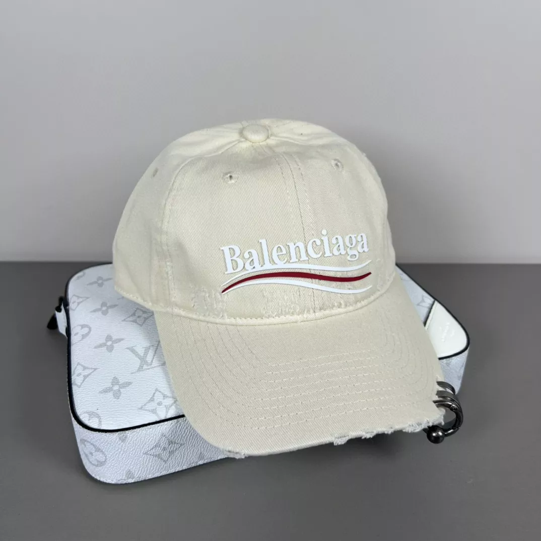 Versatile 672 Balenciaga Caps