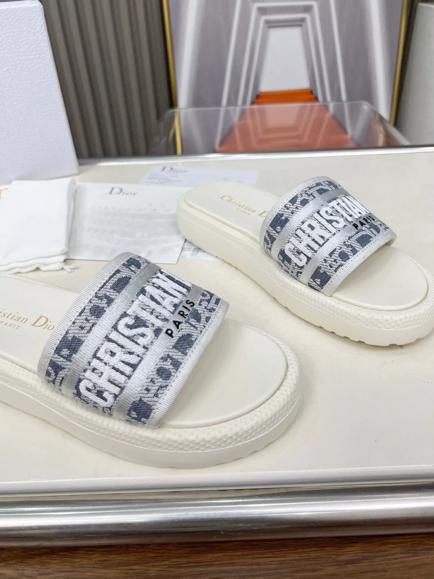 Versatile 6826 Christian Dior Slippers For Women