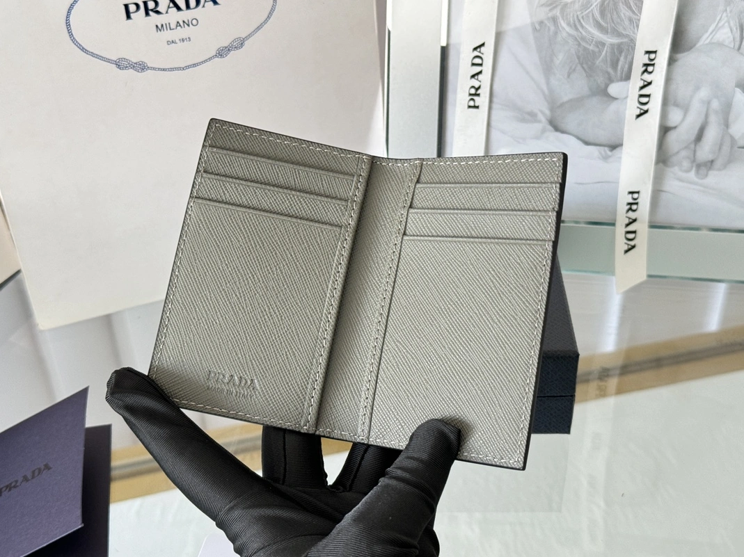 Versatile 7044 Prada AAA Quality Card Case