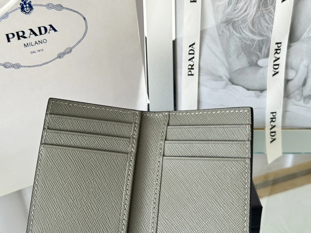 Versatile 7044 Prada AAA Quality Card Case