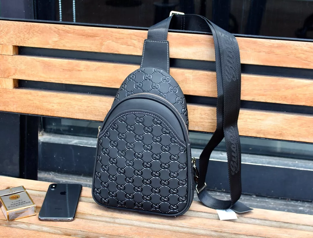 Versatile 7241 Gucci AAA Man Messenger Bags