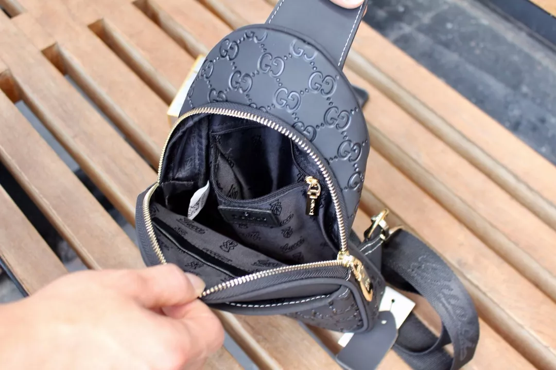 Versatile 7241 Gucci AAA Man Messenger Bags