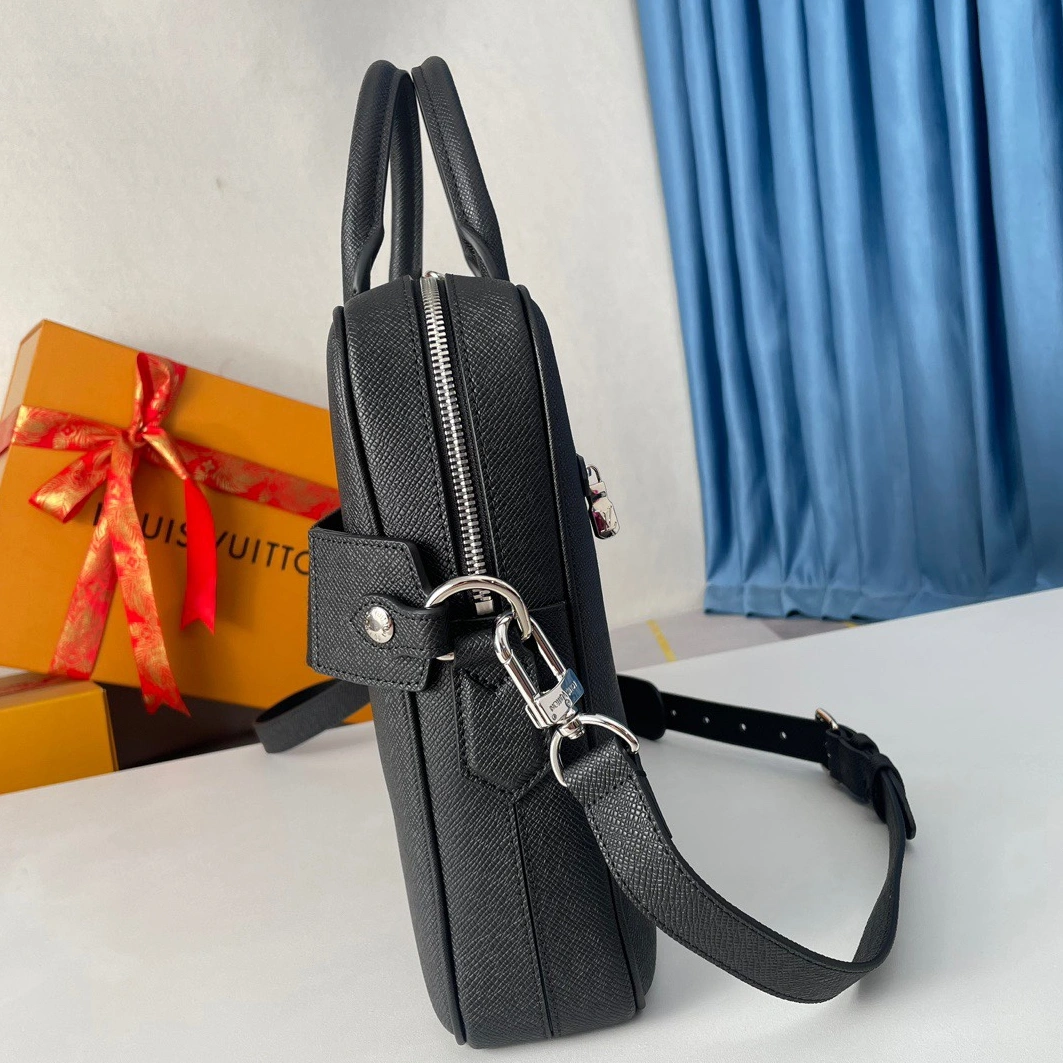 Versatile 7613 Louis Vuitton AAA Man Handbags