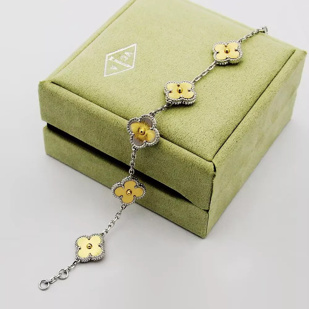 Versatile 7849 Van Cleef & Arpels Bracelets For Women