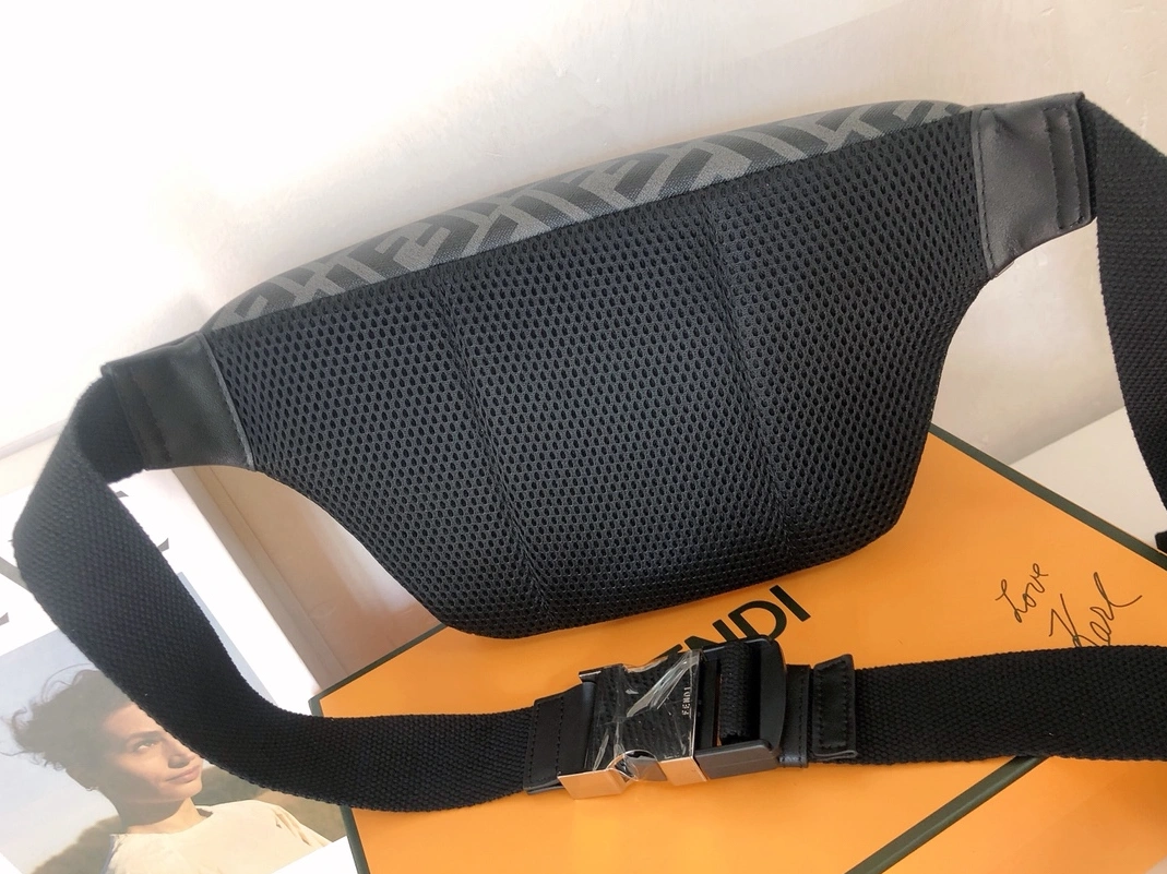 Versatile 8021 Fendi AAA Man Belt Bags