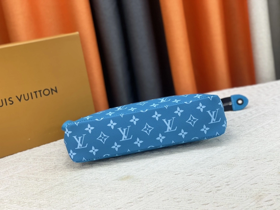 Versatile 8153 Louis Vuitton LV Wallets For Unisex