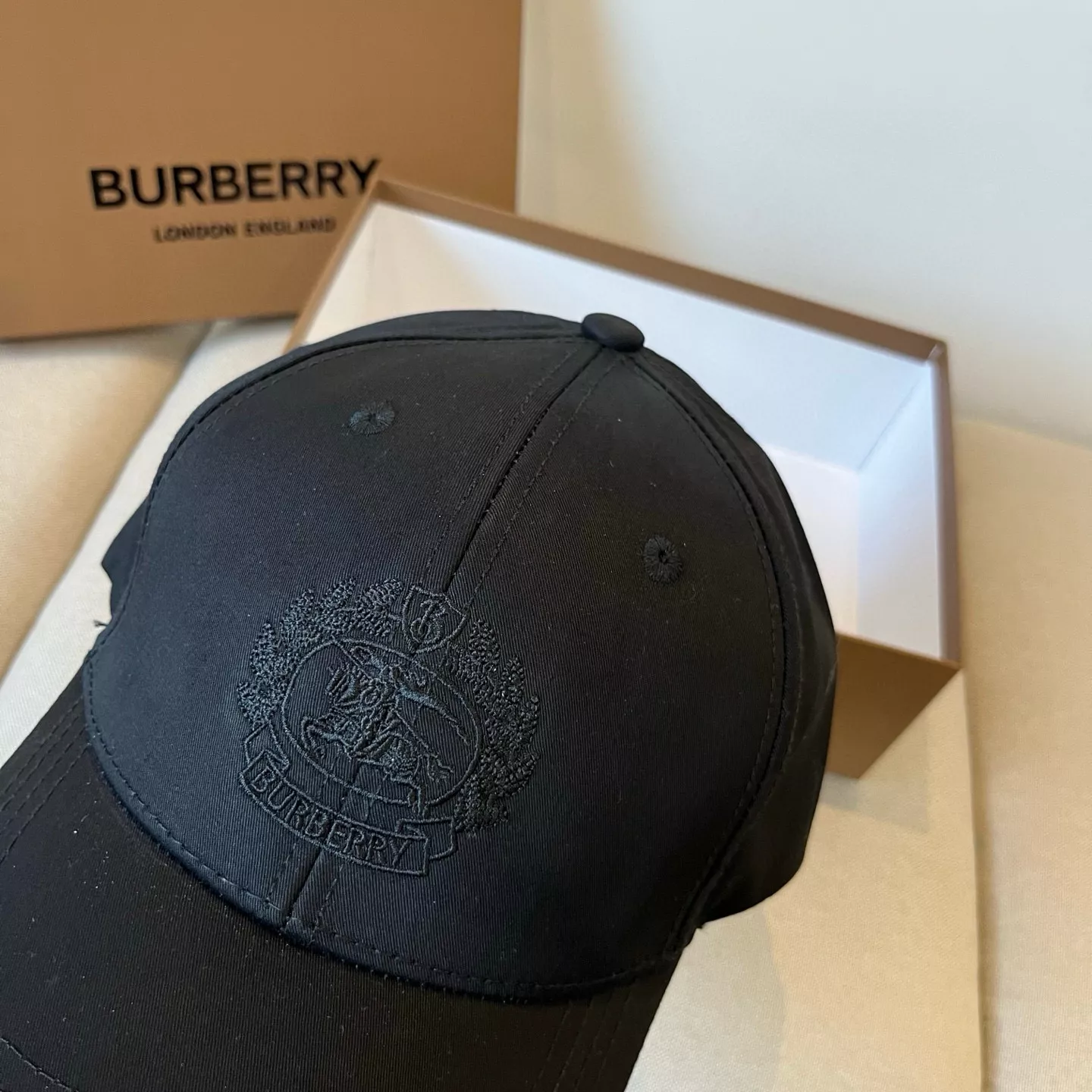 Versatile 8427 Burberry Caps