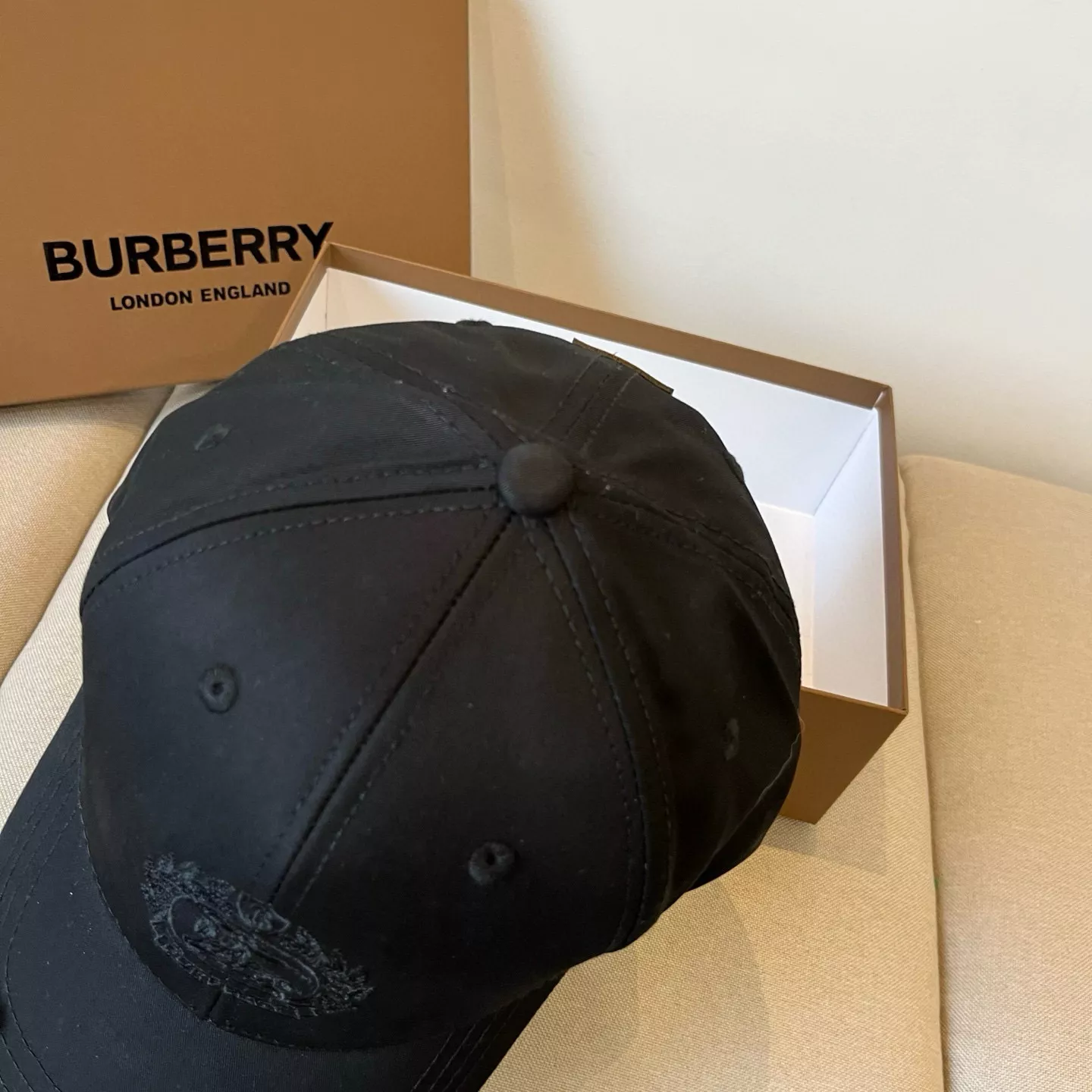 Versatile 8427 Burberry Caps