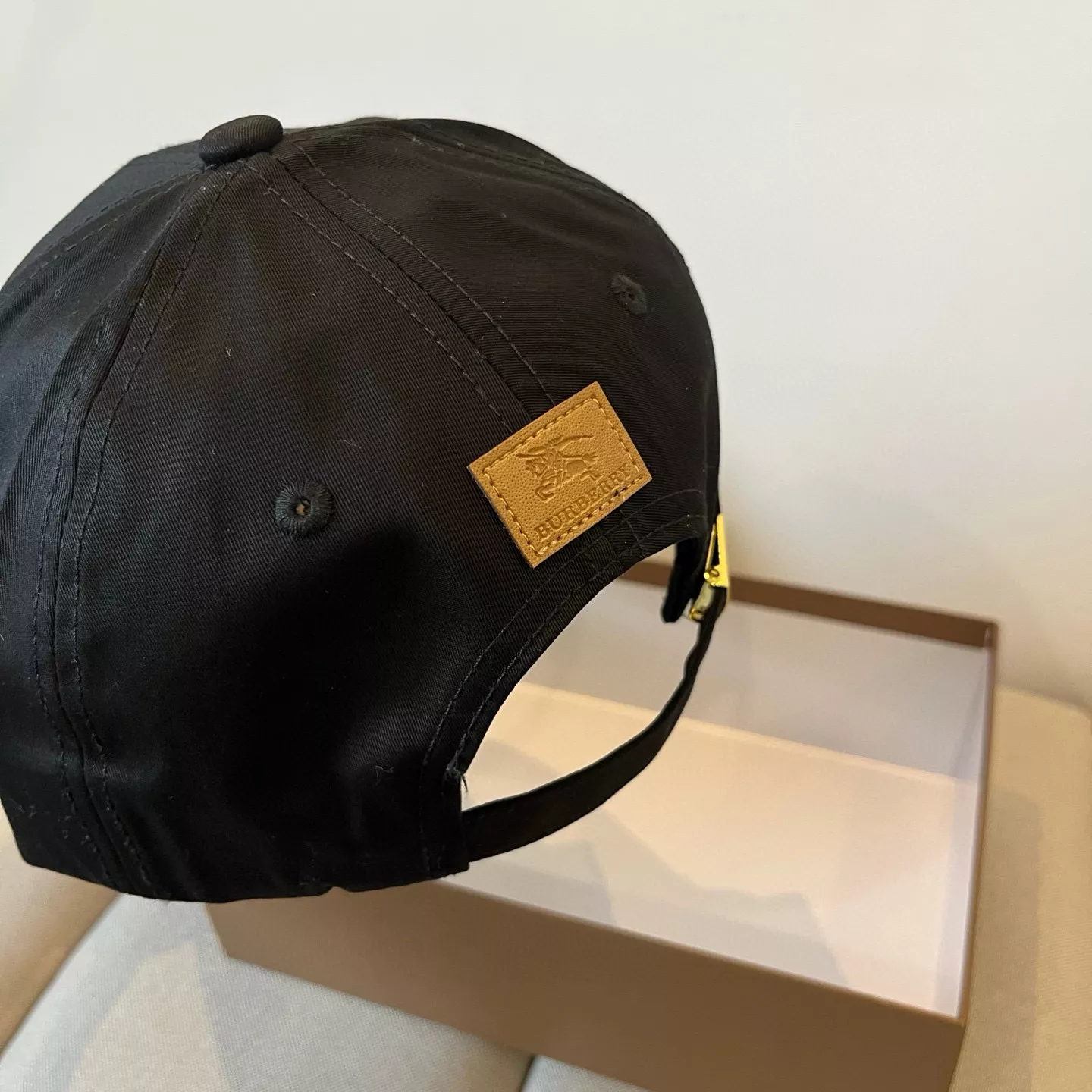 Versatile 8427 Burberry Caps