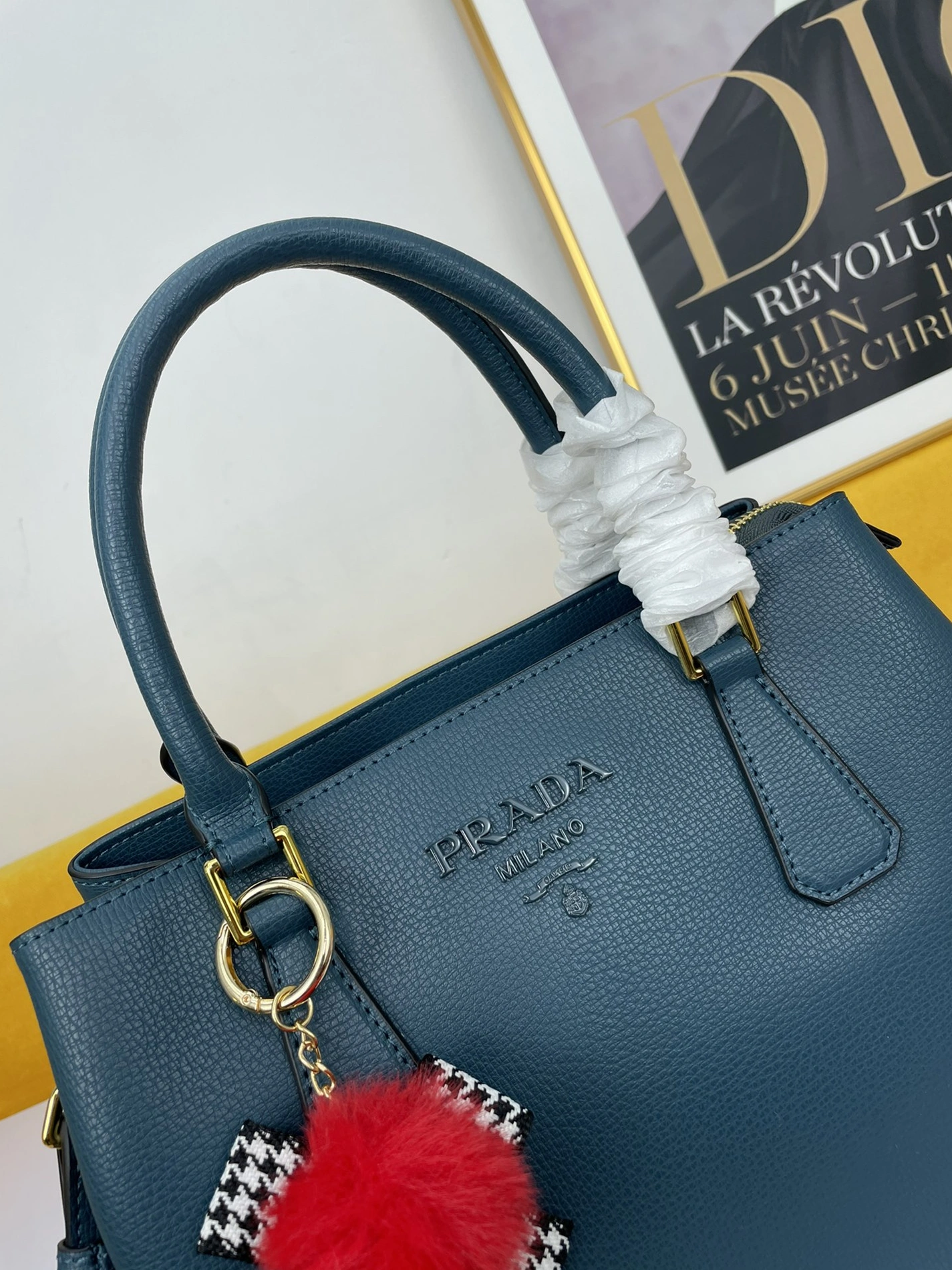 Versatile 8543 Prada AAA Quality Handbags For Women