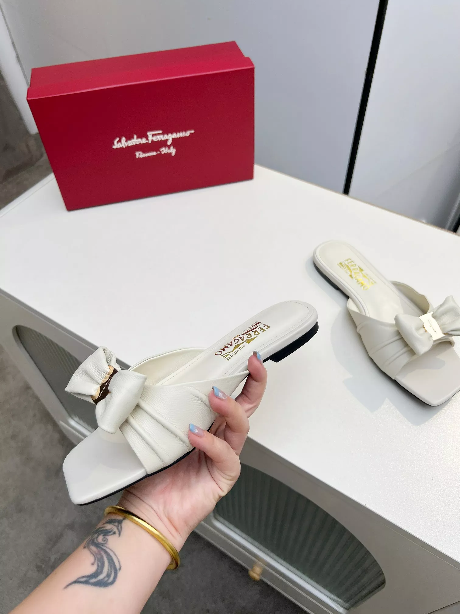 Versatile 8597 Salvatore Ferragamo Slippers For Women